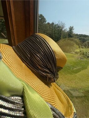 Whittall & Shon Golden Hat Silver Green Braided Favric Rim Gold Lamme Twist